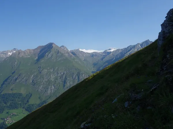 vom Wetterkreuz Aufstieg Richtung Gipfel Berger Kogel Blick Richtung Norden