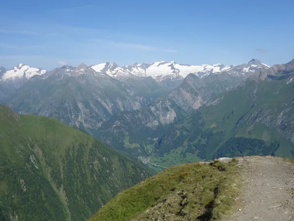 Blick vom Gipfel Berger Kogel Richtung NW hinten Mitte die Simonyspitzen