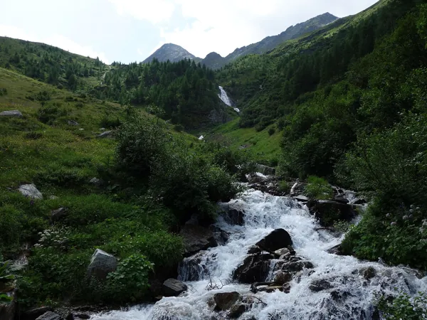 Abstieg von der Bergerseehütte Richtung Prägraten Blick zurück