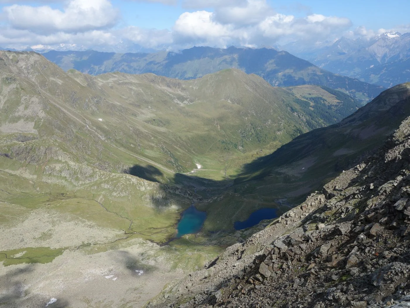 Blick vom Gipfel Bockstein Richtung Norden unten Mondsee und Schwarzsee