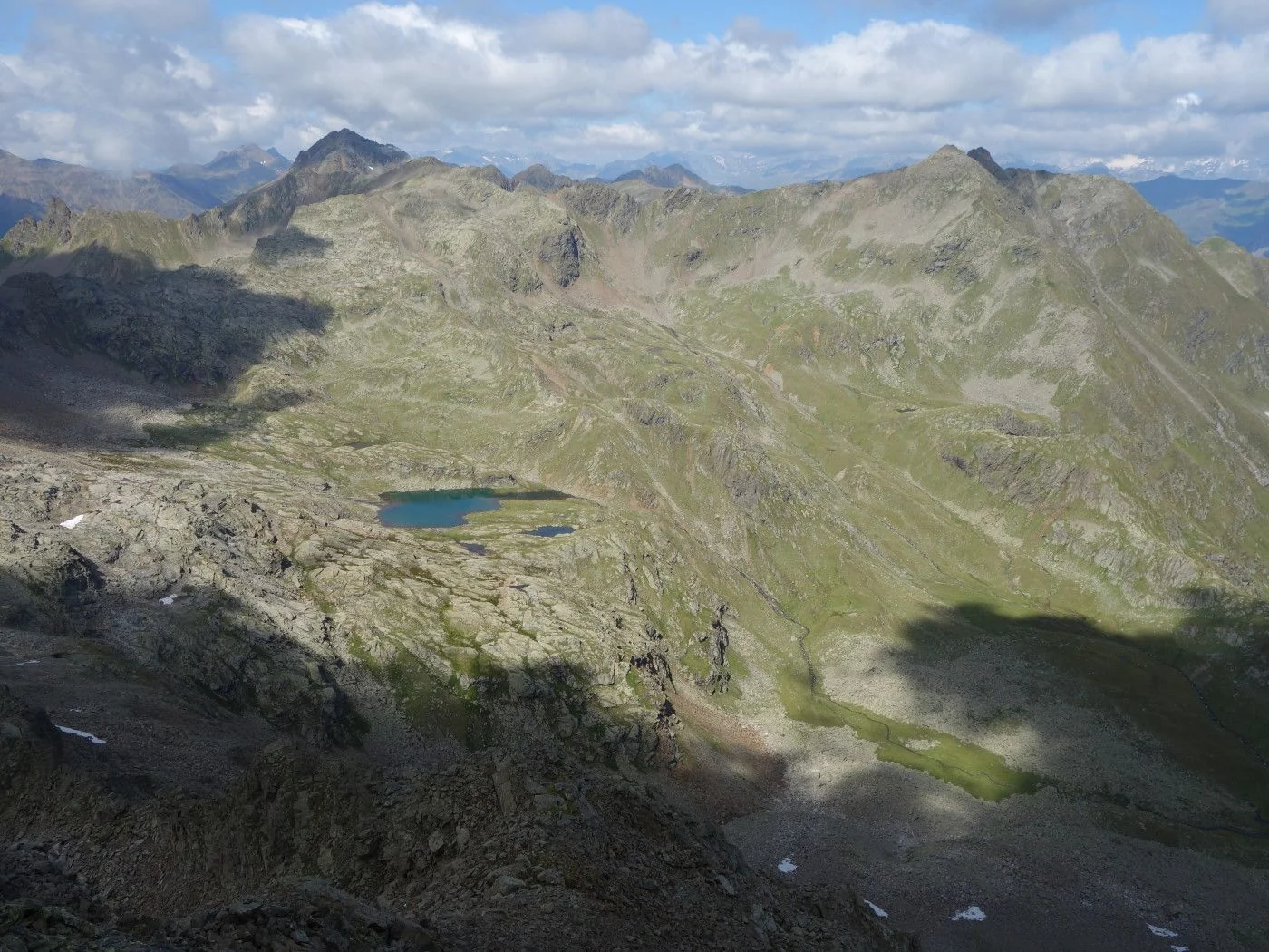 Blick vom Gipfel Bockstein Richtung NW hinten links der Regenstein davor der Ochsensee