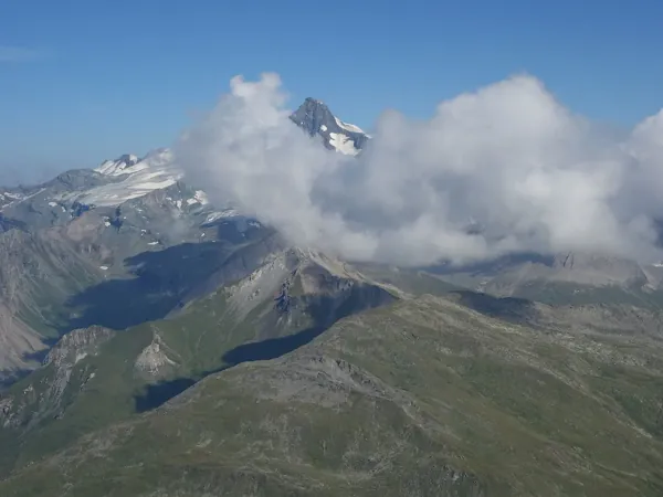 Blick vom Gipfel Böses Weibl Richtung Norden Bildmitte der Großglockner Zoom