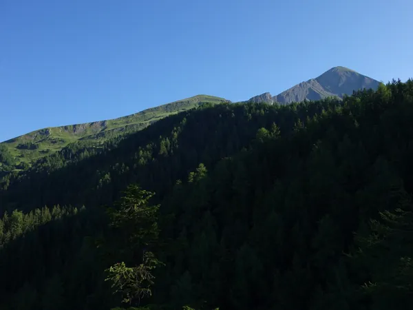 am Falkenstein rechts die Bretterwandspitze