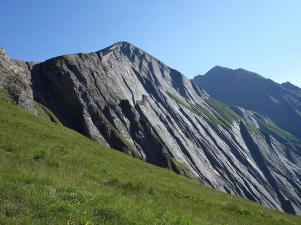 vom Falkenstein Aufstieg Richtung Bunzkögele links die Bretterwandspitze rechts hinten die Kendlspitze