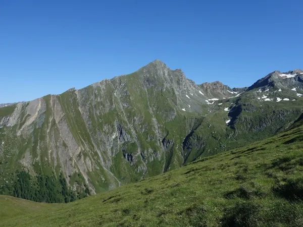 vom Bunzkögele Aufstieg Richtung Bretterwandspitze hinten Bildmitte der Nussingkogel