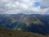 Blick vom Gipfel Ochsenbug Richtung Osten in den Wolken der Großglockner