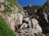 vom Valentintörl Richtung Rauchkofel durch felsdurchsetzte Rinne