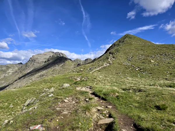 von der Rottmannalm zum Goiselemandl rechts im Bild links hinten die Schleinitz