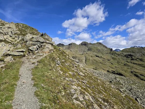vom Goiselemandl zum östlichen Sattelkopf Bildmitte hinten