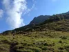 von der Hirtenhütte Aufstieg Richtung Spitzköfele hinten in der Bildmitte