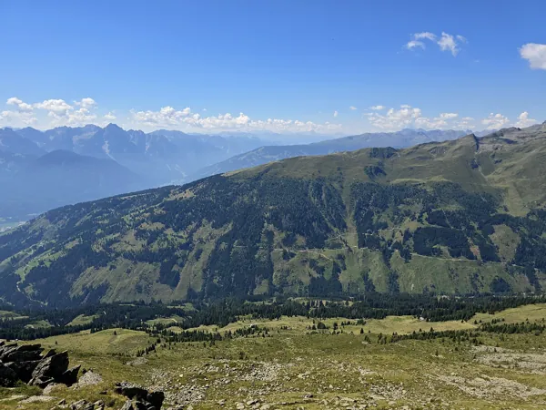 Blick vom Gipfel Straszkopf Richtung SW